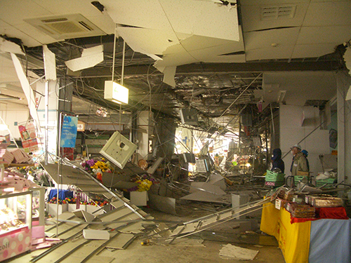 震災直後、東北地方内スーパーの様子